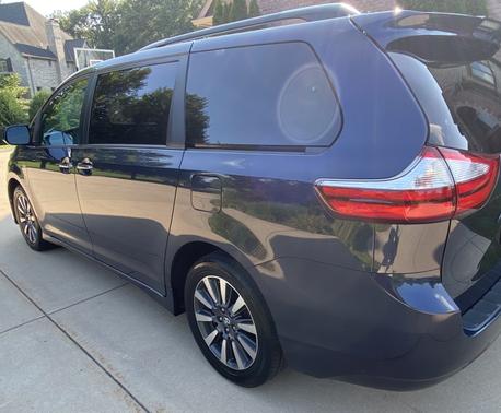 2018 Toyota Sienna XLE