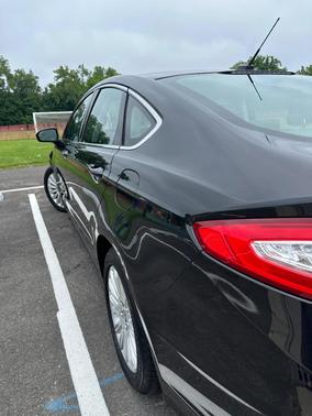 Black 2014 Ford Fusion Hybrid SE