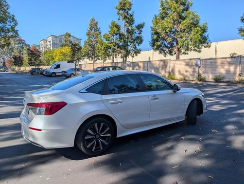White 2022 Honda Civic EX
