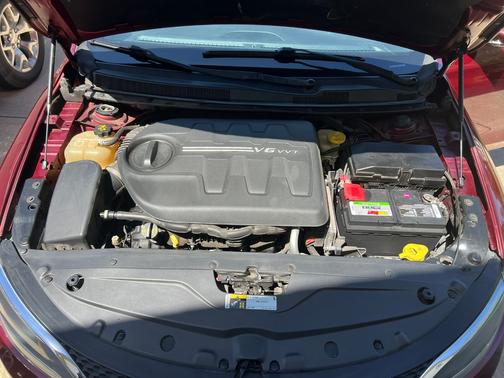 Red 2015 Chrysler 200 C