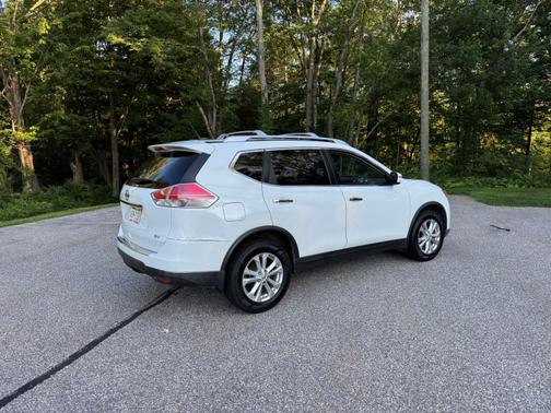 2016 Nissan Rogue SV