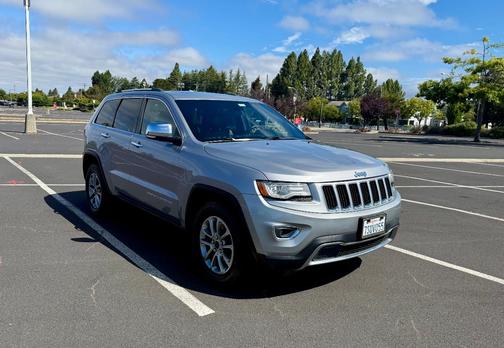 Silver 2014 Jeep Grand Cherokee Limited