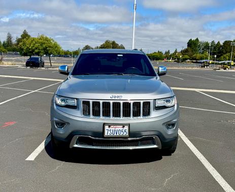 Silver 2014 Jeep Grand Cherokee Limited
