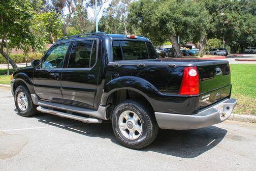 2002 Ford Explorer Sport Trac Base