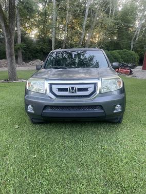 Gray 2011 Honda Pilot EX