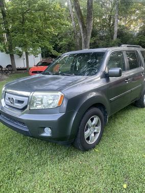 Gray 2011 Honda Pilot EX