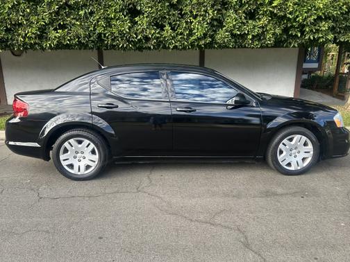 2012 Dodge Avenger SE