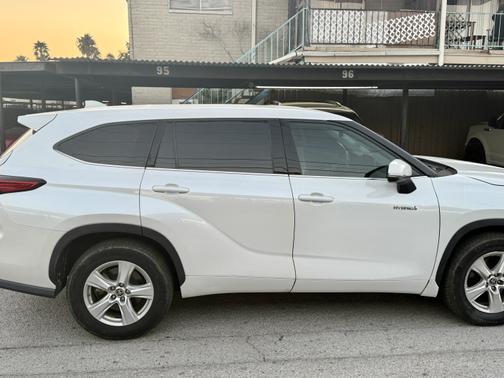 2021 Toyota Highlander Hybrid LE