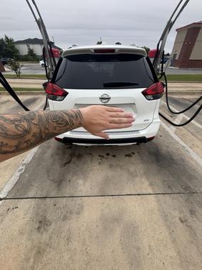 White 2017 Nissan Rogue SV