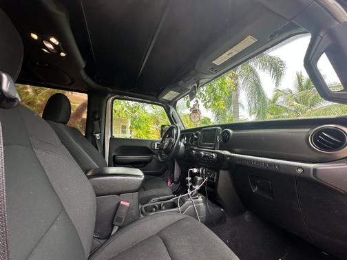 Silver 2019 Jeep Wrangler Sport