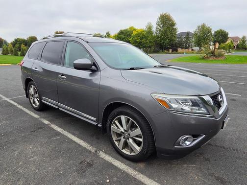 Gray 2015 Nissan Pathfinder Platinum