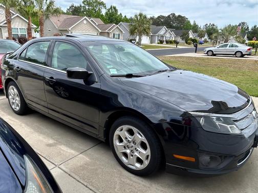 Black 2010 Ford Fusion SE
