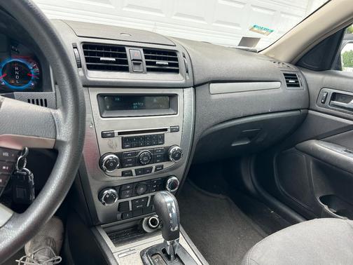 Black 2010 Ford Fusion SE