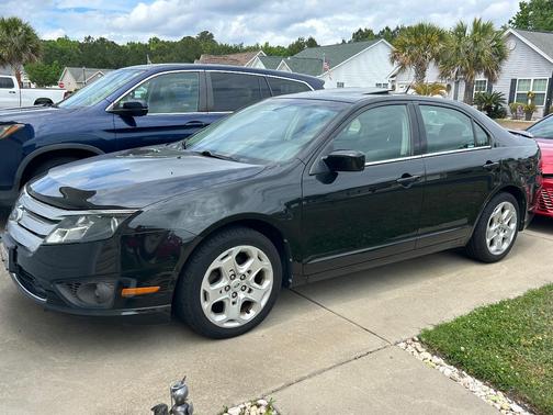 Black 2010 Ford Fusion SE
