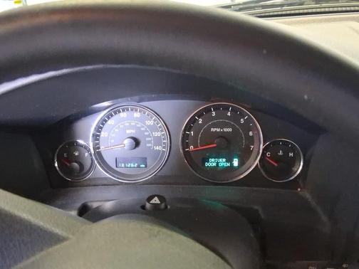 Silver 2007 Jeep Commander Limited