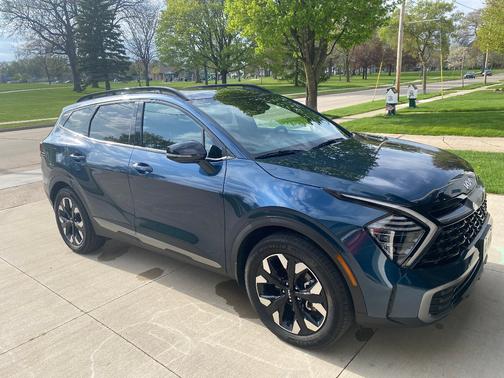 Blue 2024 Kia Sportage Plug-In Hybrid X-Line