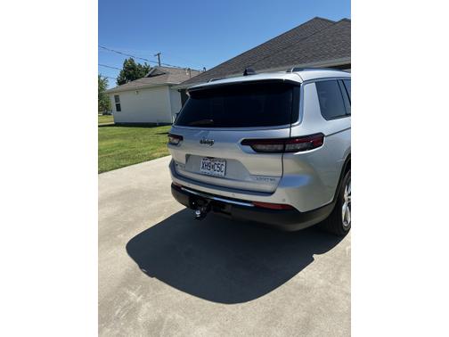 Photo 3 of 11 of 2021 Jeep Grand Cherokee L Limited