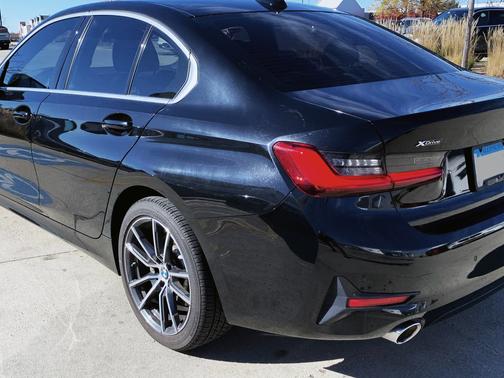 2019 BMW 330 i xDrive