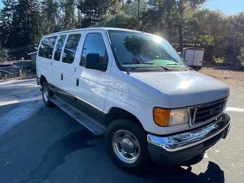 2007 Ford E150 Chateau