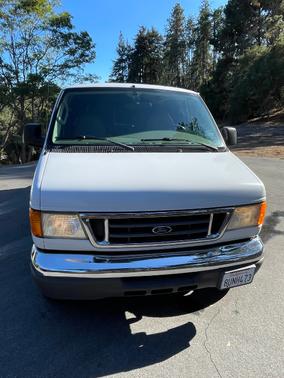 2007 Ford E150 Chateau