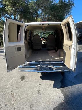 2007 Ford E150 Chateau