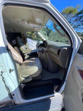 2007 Ford E150 Chateau