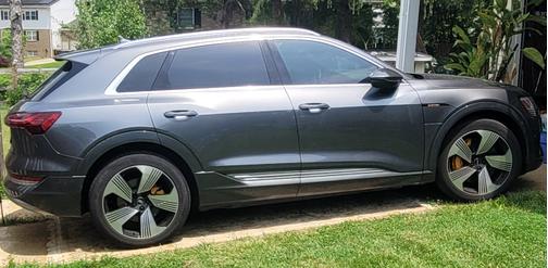 2019 Audi e-tron Prestige