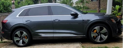 2019 Audi e-tron Prestige