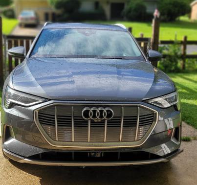 2019 Audi e-tron Prestige