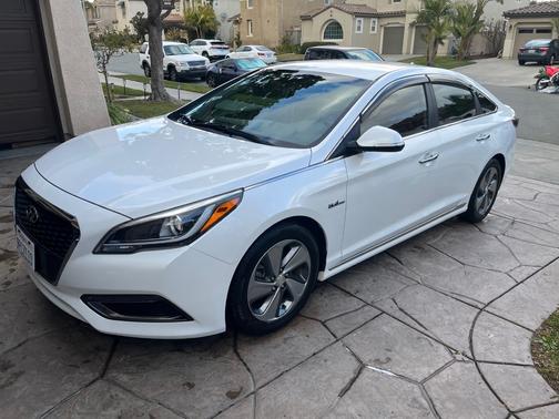 2016 Hyundai SONATA Hybrid Limited