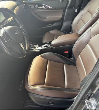 2018 INFINITI QX30 ESSENTIAL