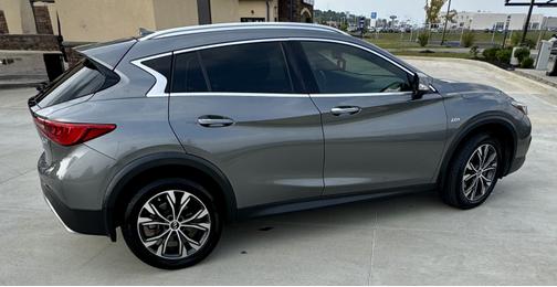 2018 INFINITI QX30 ESSENTIAL
