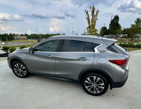 2018 INFINITI QX30 ESSENTIAL