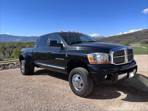Black 2006 Dodge Ram 3500 Laramie Mega Cab