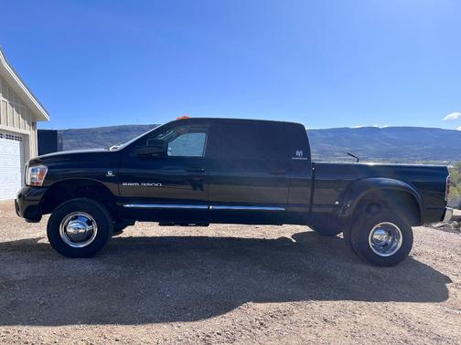 Black 2006 Dodge Ram 3500 Laramie Mega Cab
