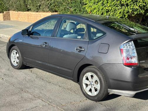 Gray 2008 Toyota Prius Touring