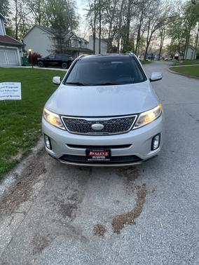 Silver 2015 Kia Sorento SX