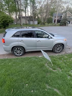 Silver 2015 Kia Sorento SX