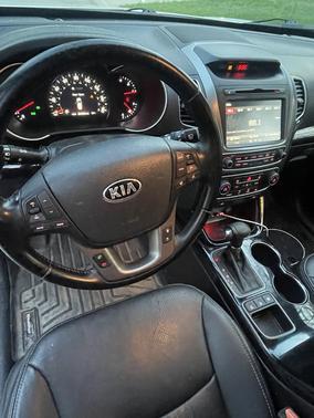 Silver 2015 Kia Sorento SX