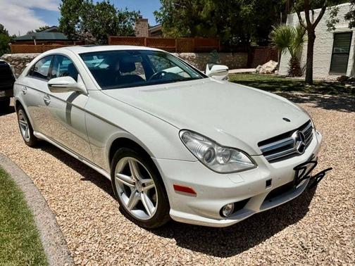 White 2009 Mercedes-Benz CLS-Class CLS 550