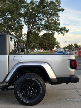 Gray 2021 Jeep Gladiator Willys