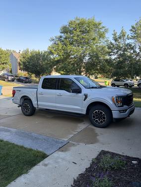 White 2022 Ford F-150 XLT