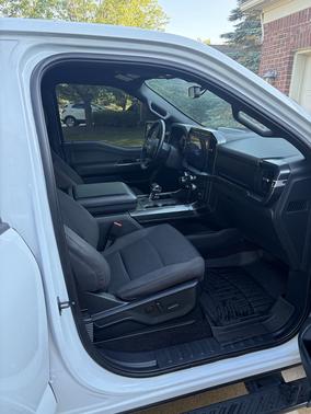 White 2022 Ford F-150 XLT