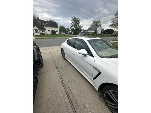 2011 Porsche Panamera 4