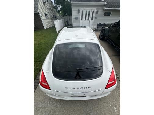 2011 Porsche Panamera 4