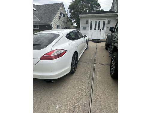 2011 Porsche Panamera 4