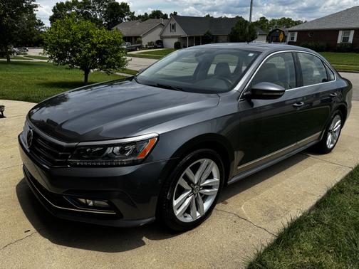 2017 Volkswagen Passat 1.8T SEL Premium