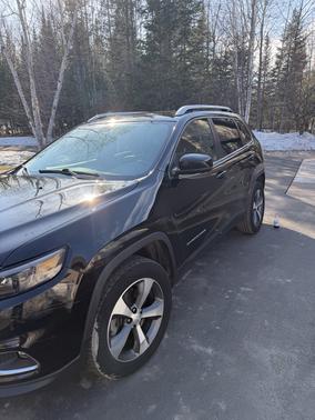 Black 2020 Jeep Cherokee Limited