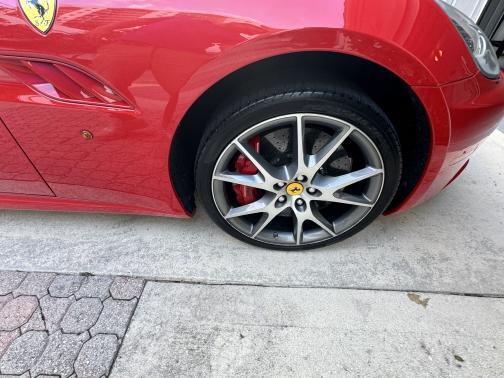 2014 Ferrari California Base
