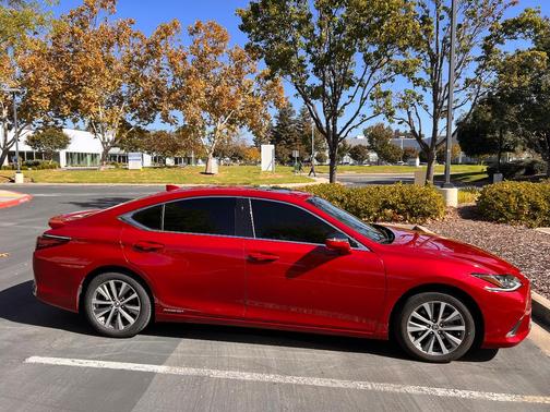 Red 2020 Lexus ES 300h Base